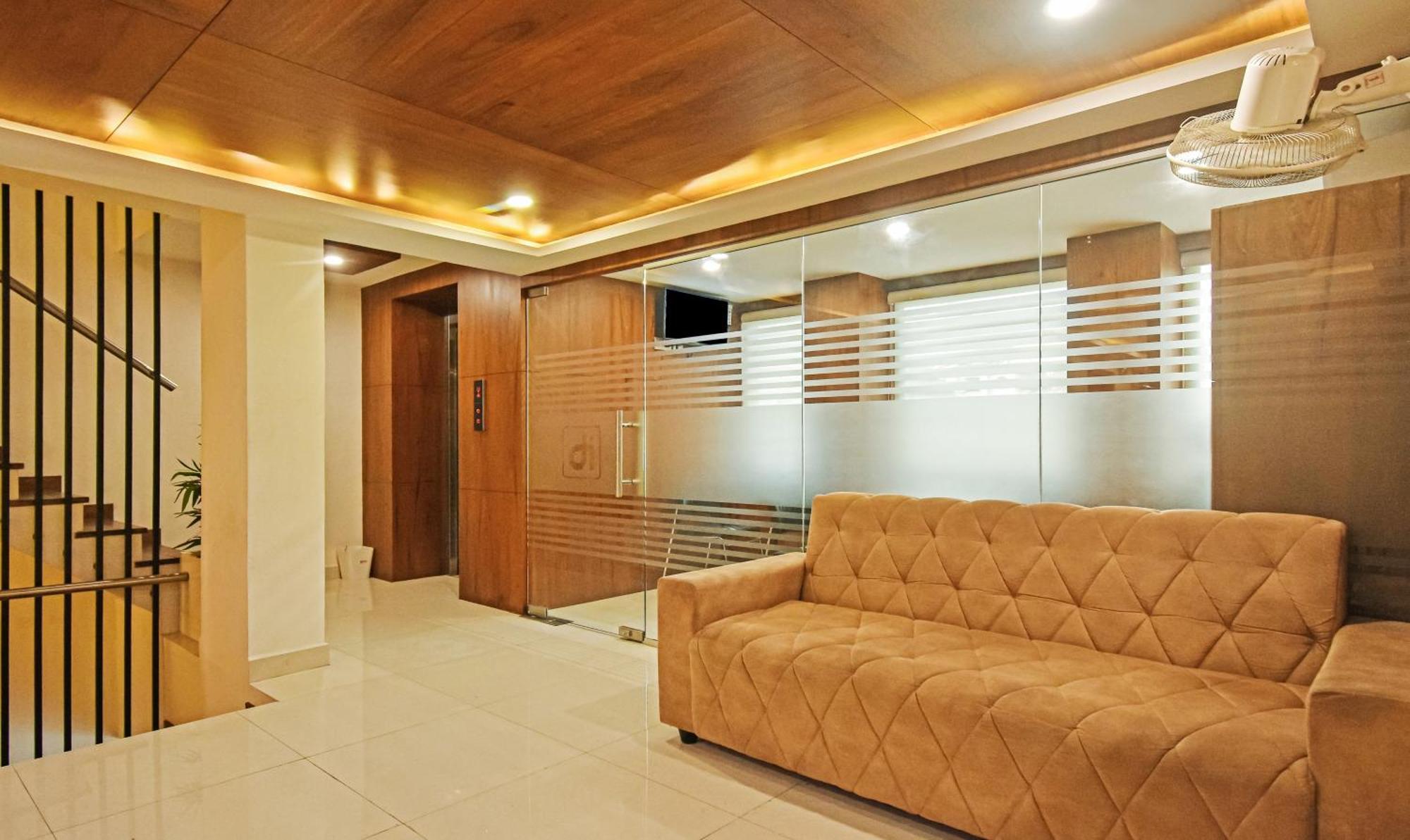 Itsy Hotels Deluxe Inn Ченнаї Екстер'єр фото
