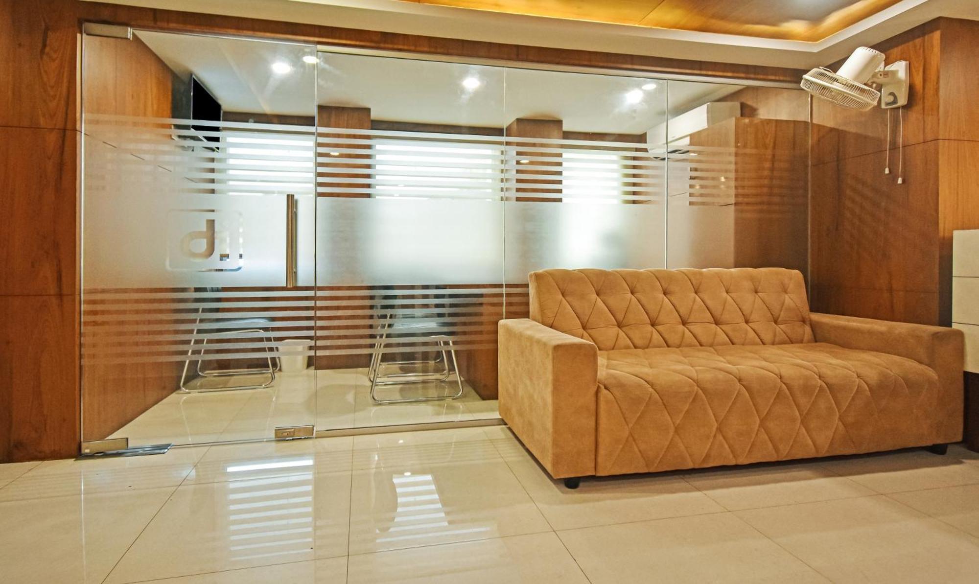 Itsy Hotels Deluxe Inn Ченнаї Екстер'єр фото